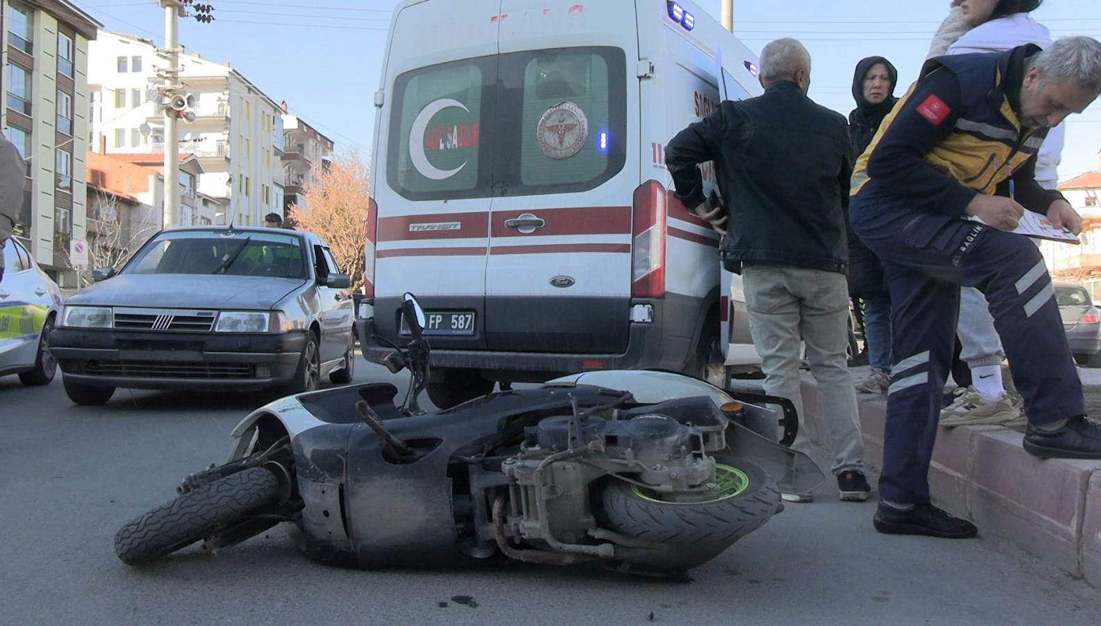 Tavşanlı’da trafik kazası: 2 kişi yaralandı