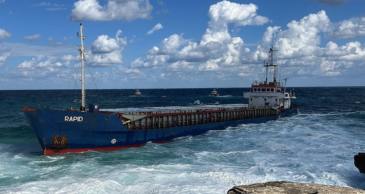 81 metrelik gemi Kocaeli’de karaya oturdu