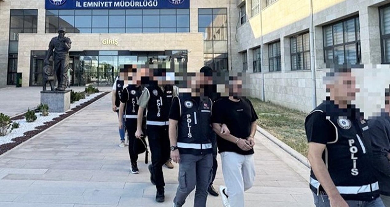 eglence mekanlarindan rusvet alan 9 kisi tutuklandi tmvKIaL2