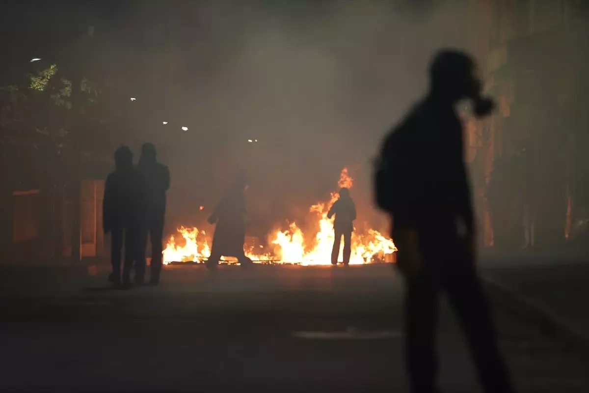 Gürcistan’da Cumhurbaşkanlığı Sarayı’na Saldırı: 27 Yaralı