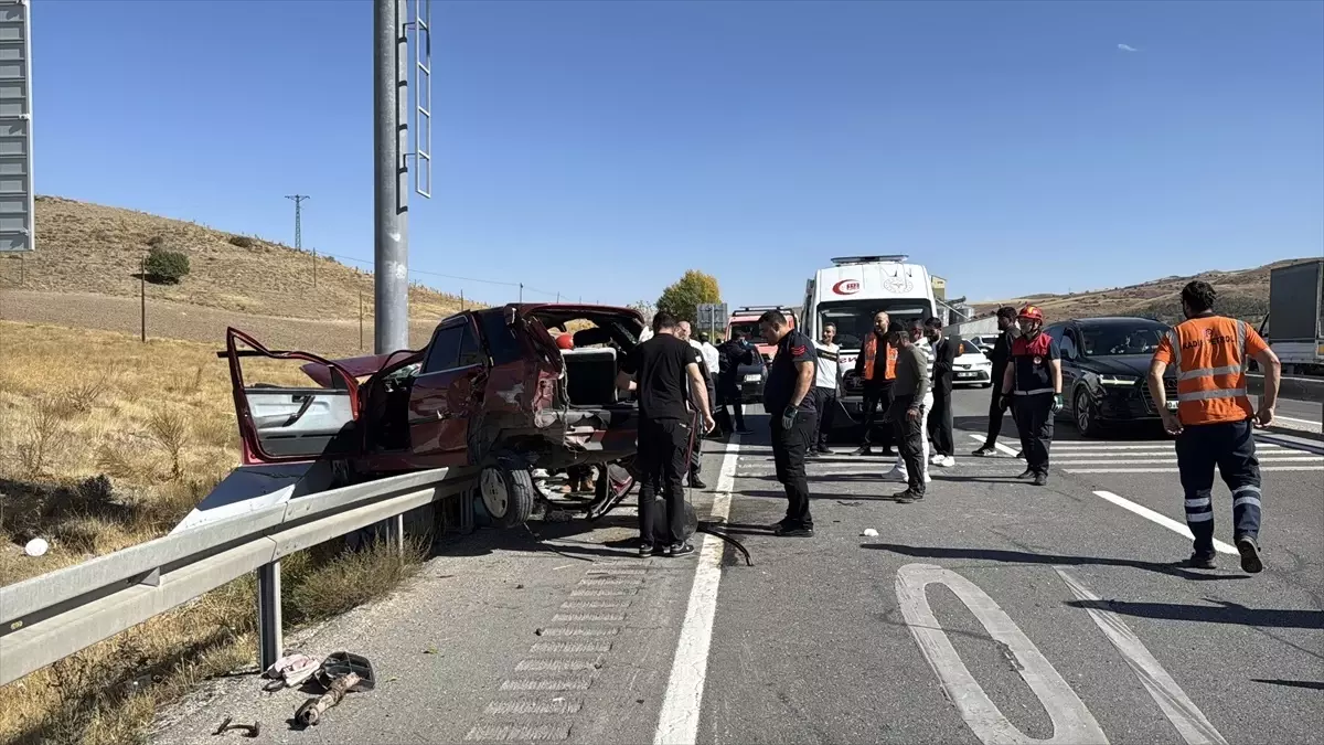 sivasta trafik kazasi 10 yarali 5Vrr4Qi3