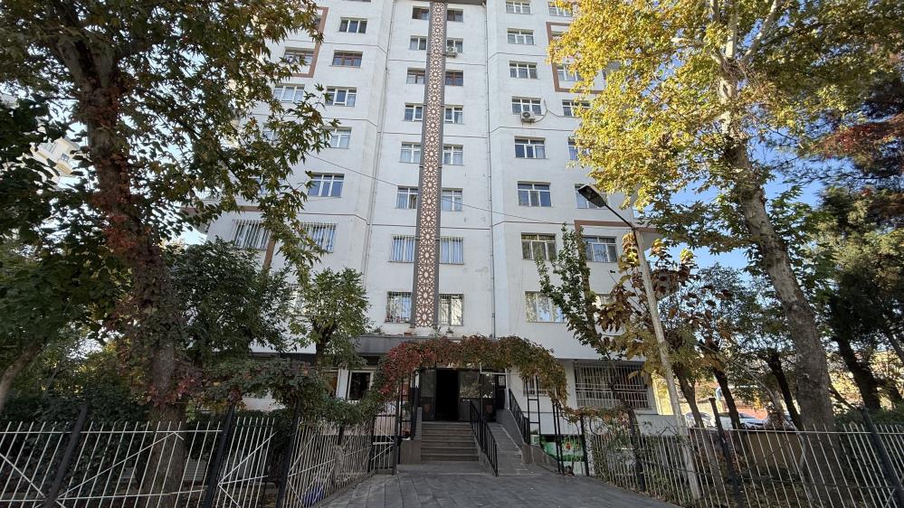 18 yaşındaki genç, ailesini uyurken öldürdü