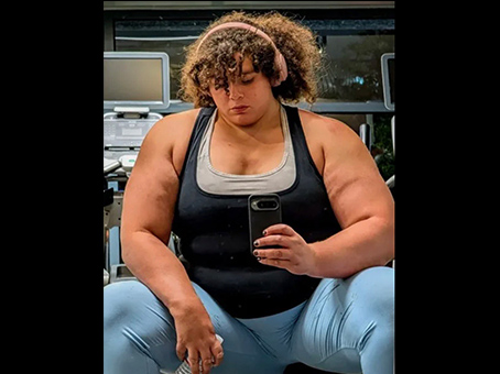 Dünyanın en güçlü kadını erkek çıktı: Ünvanı geri alındı