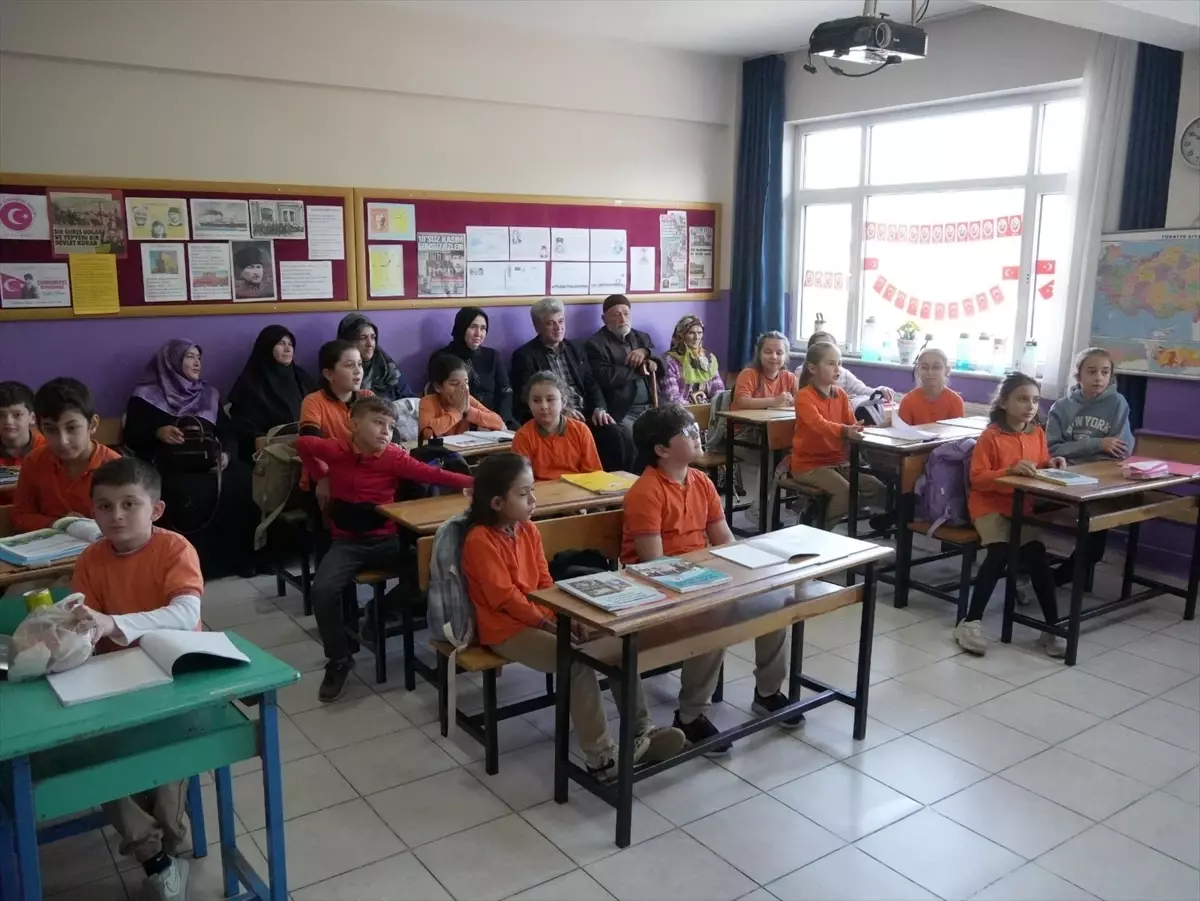 Görme Engelli Öğretmene Sürpriz Kutlama