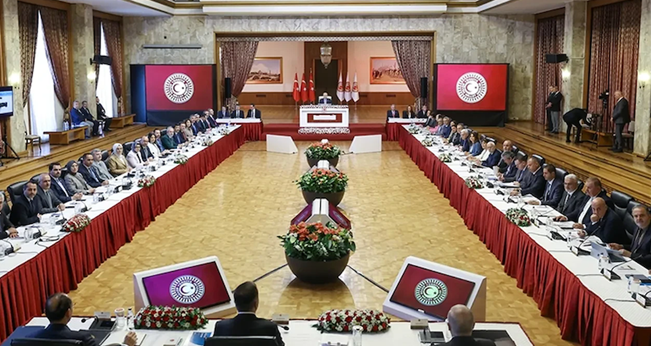 Komisyonda MİT raporu süreci belirleyecek