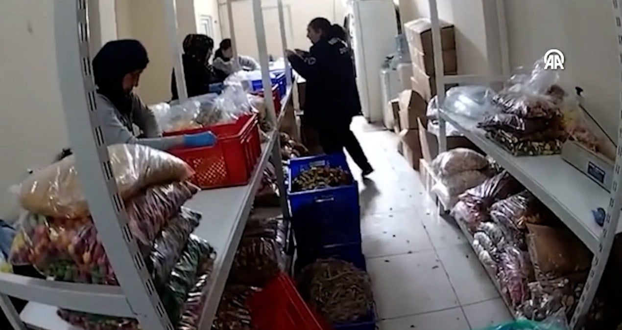 Esenyurt’ta yakalandı: 9,4 ton şekerleme imha edildi