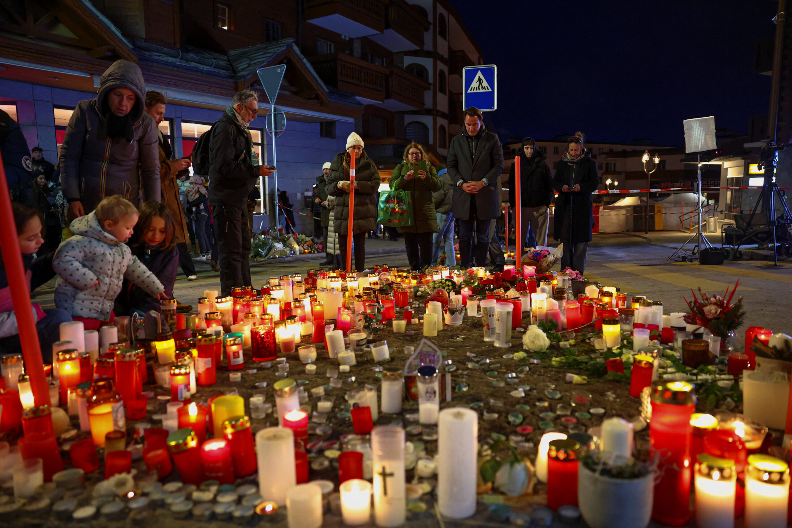 İsviçre’de yangın çıkan barın işletmecilerine soruşturma