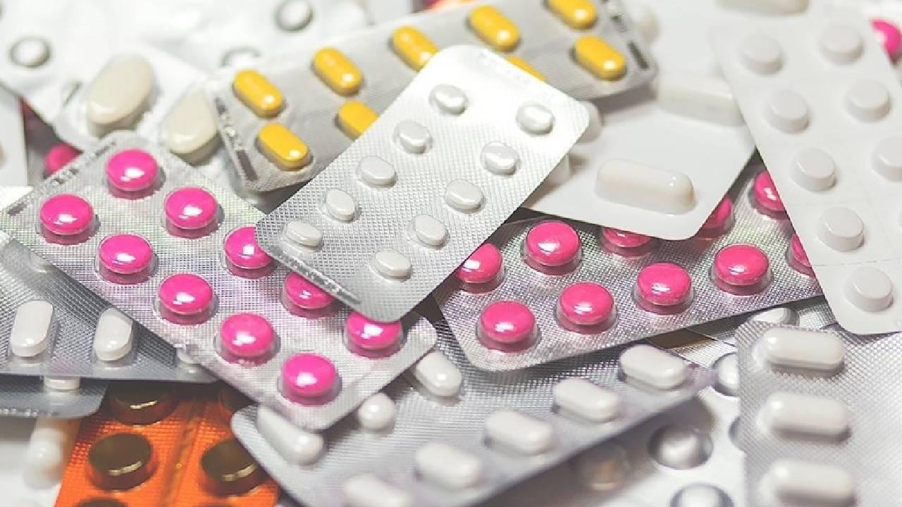 SGK’dan yurt dışı ilaç listesinde güncelleme: Çok sayıda ilacın fiyatı değişti! İşte yeni ilaç fiyatları – Ekonomim